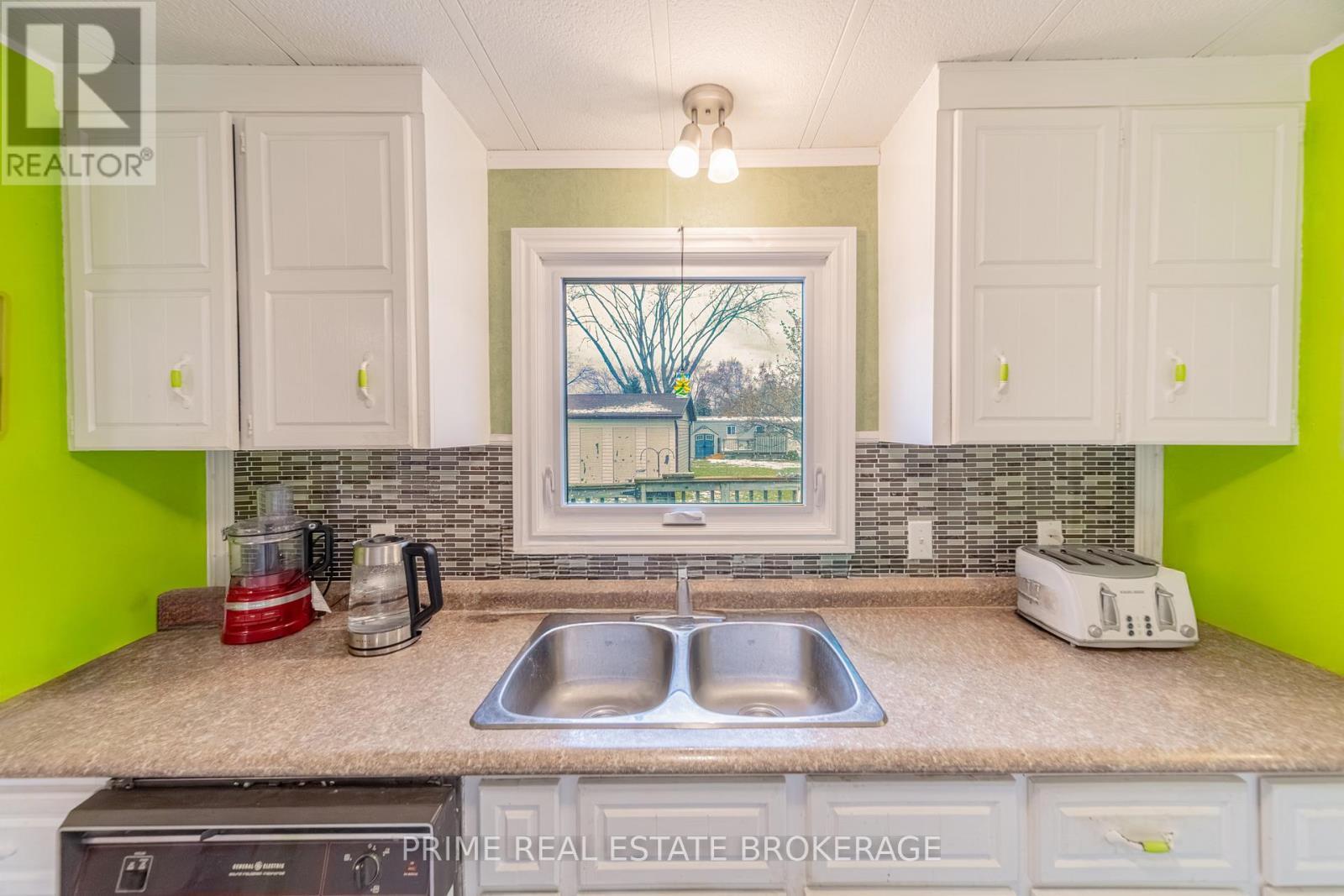 246 Southwinds Court, South Huron (Stephen), ON - Indoor Photo Showing Kitchen With Double Sink