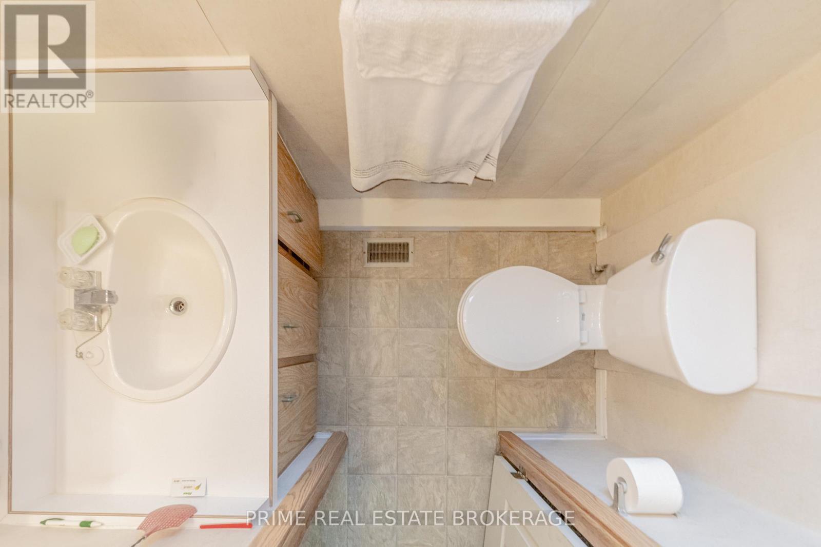 246 Southwinds Court, South Huron (Stephen), ON - Indoor Photo Showing Bathroom