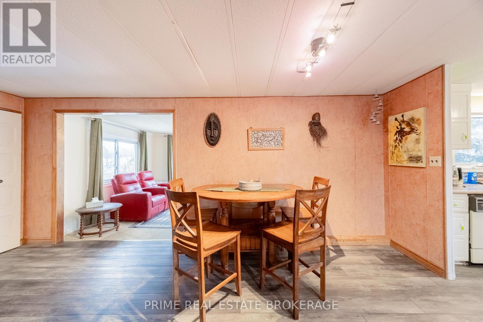 246 Southwinds Court, South Huron (Stephen), ON - Indoor Photo Showing Dining Room