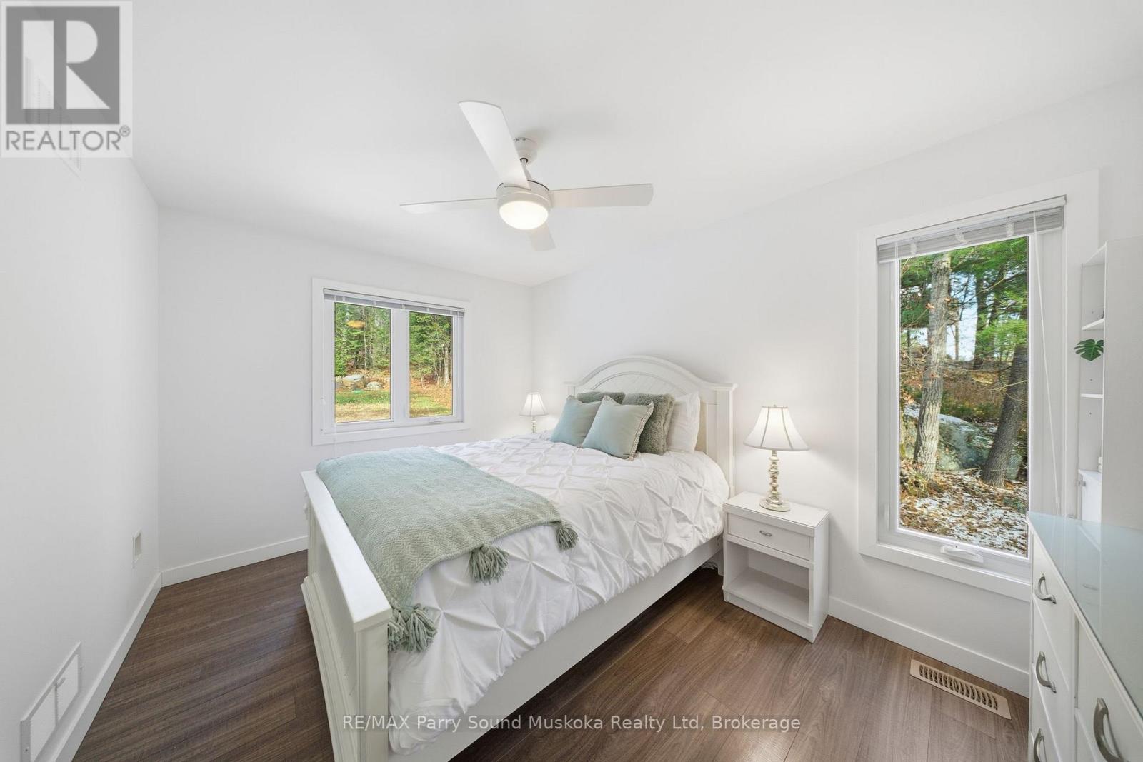 215 Dunchurch Estates Road, Whitestone (Hagerman), ON - Indoor Photo Showing Bedroom