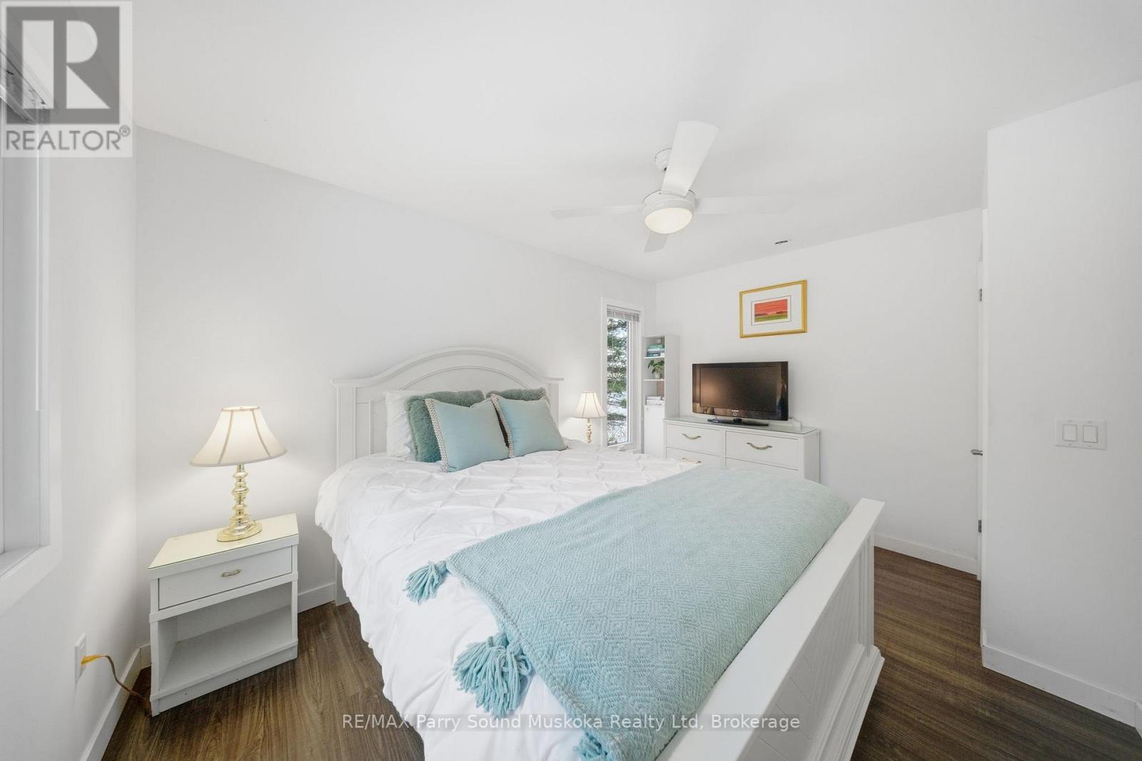 215 Dunchurch Estates Road, Whitestone (Hagerman), ON - Indoor Photo Showing Bedroom