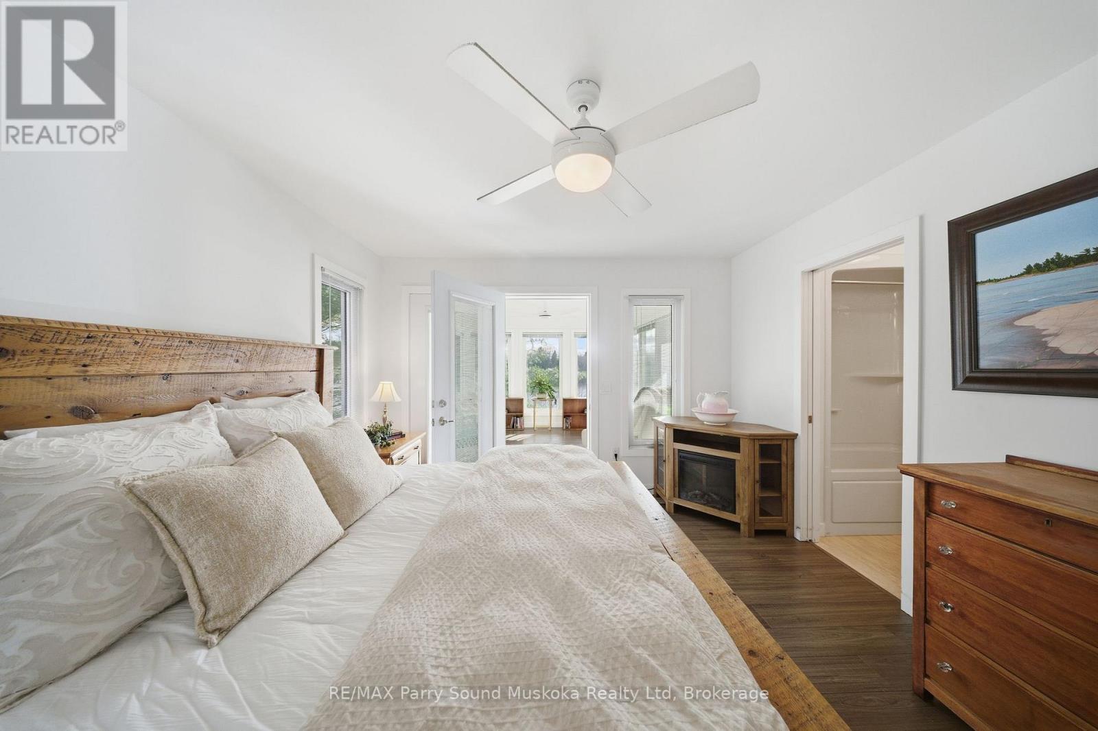 215 Dunchurch Estates Road, Whitestone (Hagerman), ON - Indoor Photo Showing Bedroom