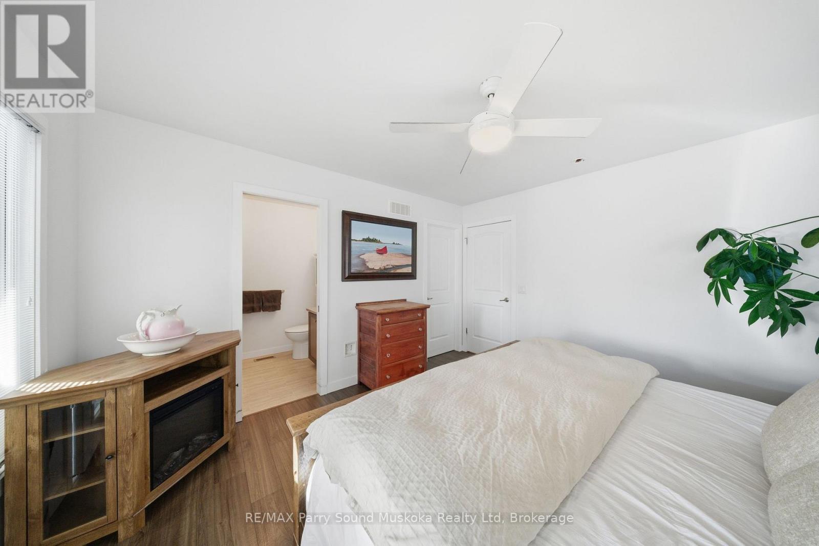 215 Dunchurch Estates Road, Whitestone (Hagerman), ON - Indoor Photo Showing Bedroom