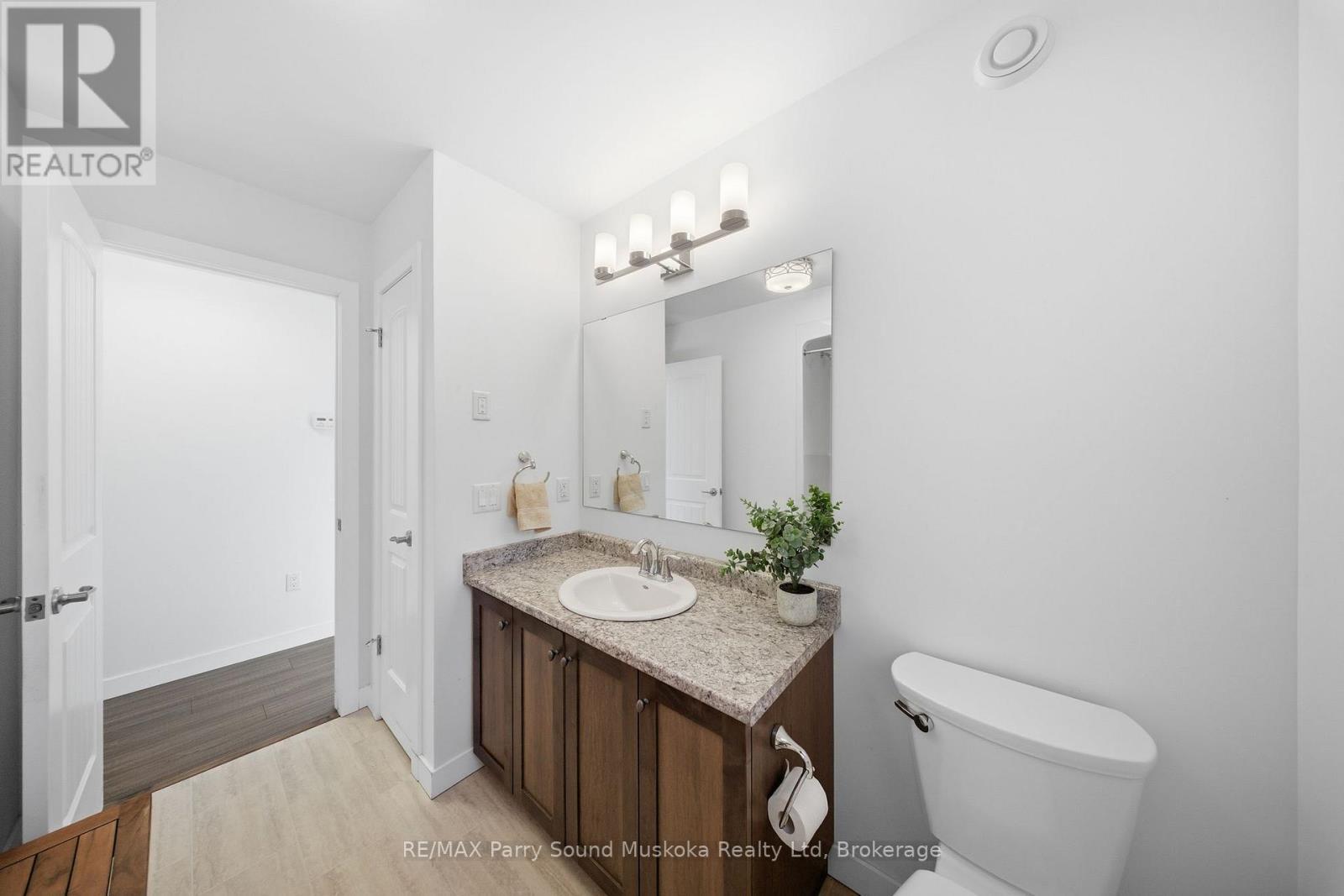 215 Dunchurch Estates Road, Whitestone (Hagerman), ON - Indoor Photo Showing Bathroom