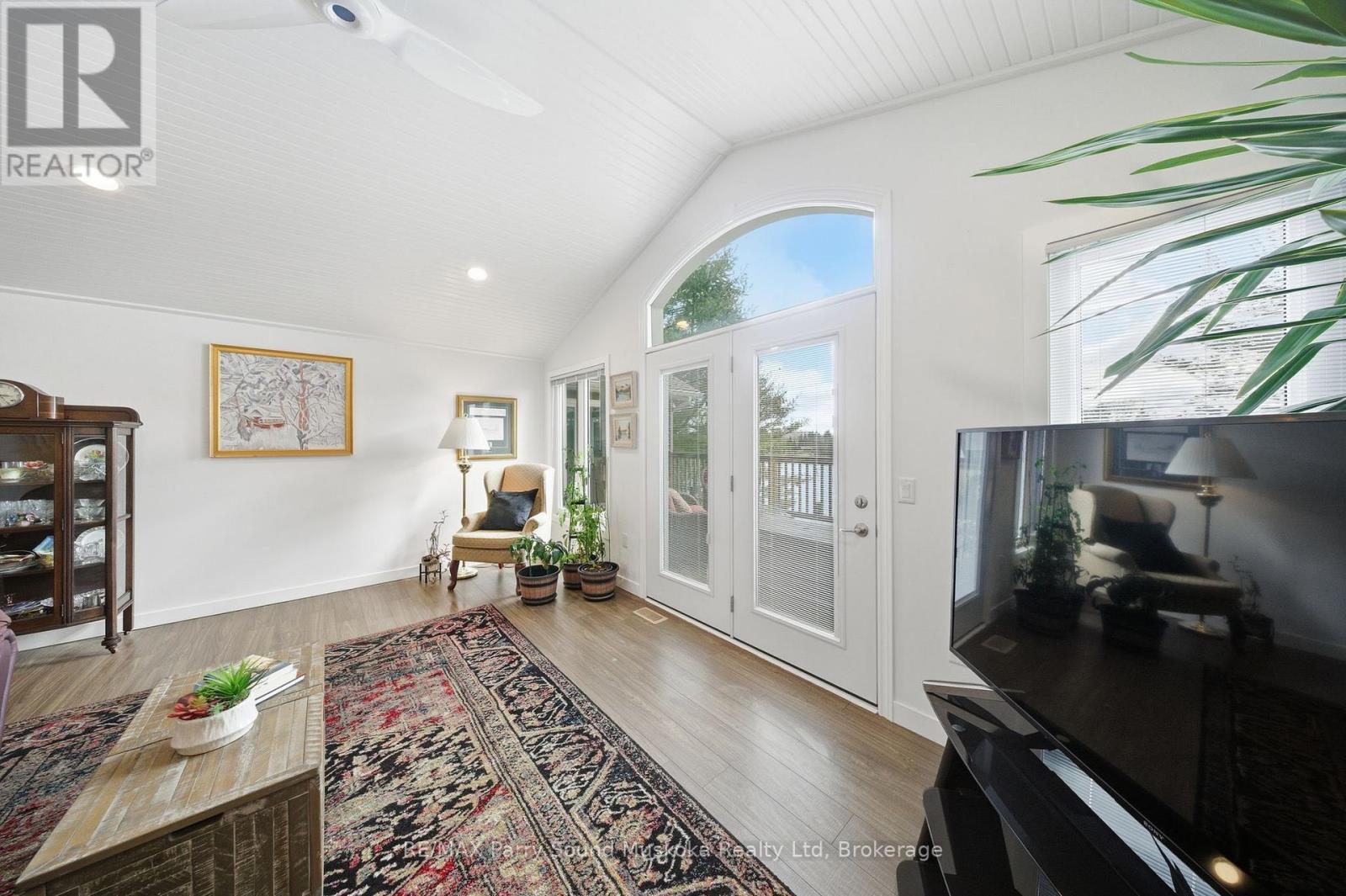 215 Dunchurch Estates Road, Whitestone (Hagerman), ON - Indoor