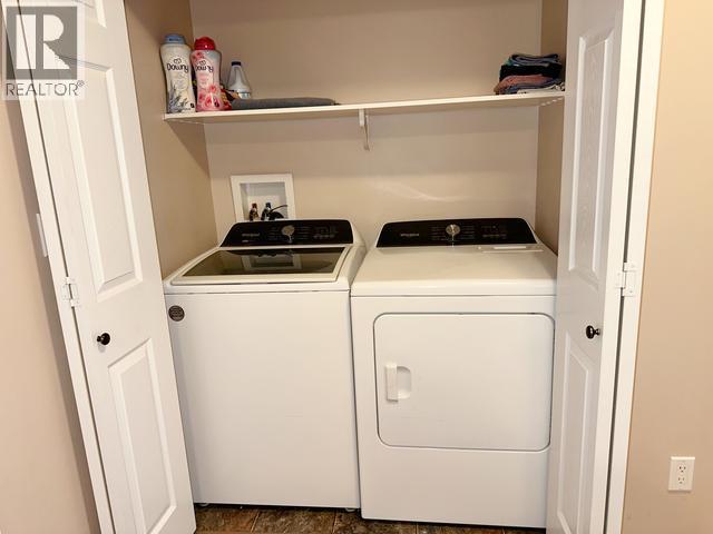 7 Goldeneye Place, Whitehorse, YT - Indoor Photo Showing Laundry Room