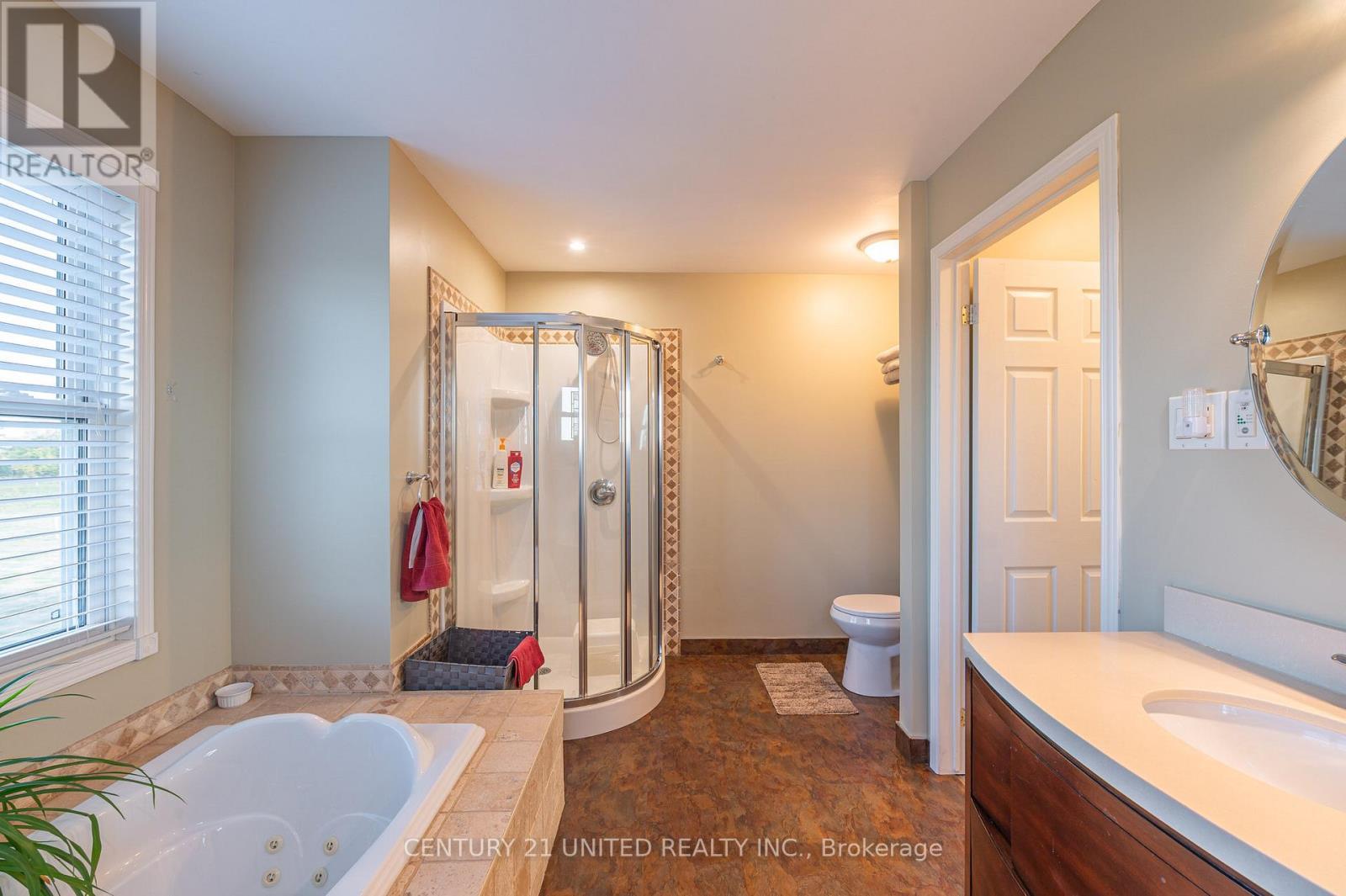 257 10Th Line Rd South Dummer Road, Douro-Dummer, ON - Indoor Photo Showing Bathroom