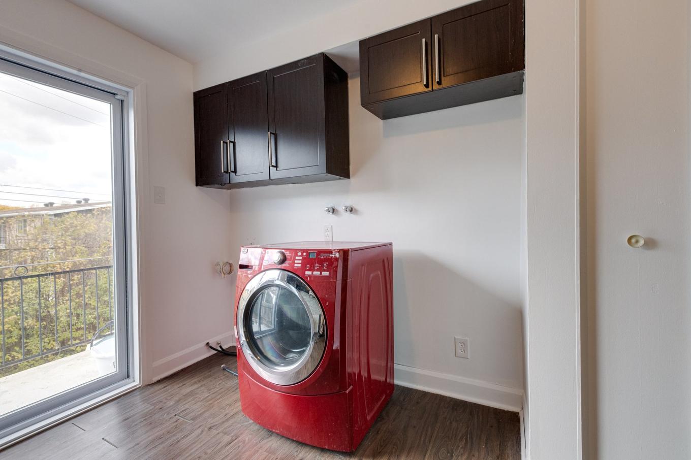 Laundry room - 2206 Rue Auclair, Laval (Saint-Vincent-De-Paul), QC - Indoor Photo Showing Laundry Room
