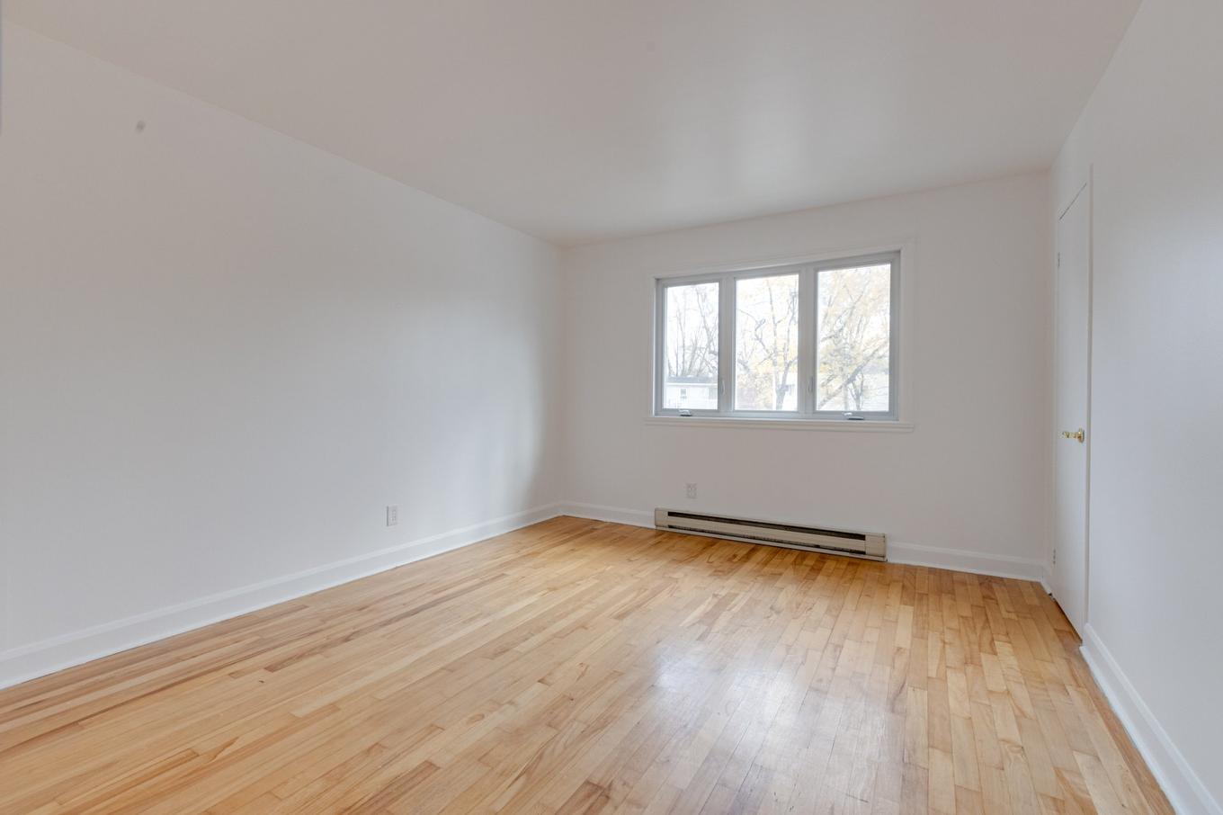 Primary bedroom - 2206 Rue Auclair, Laval (Saint-Vincent-De-Paul), QC - Indoor Photo Showing Other Room
