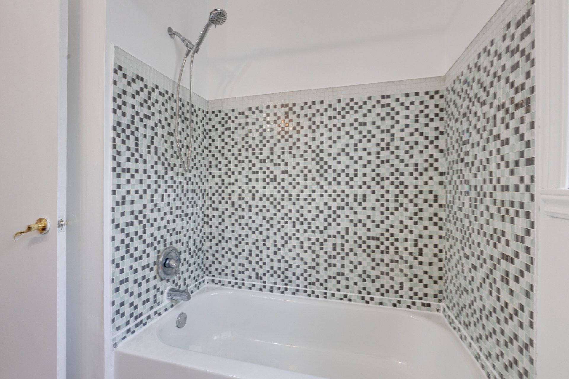 Salle de bains - 2206 Rue Auclair, Laval (Saint-Vincent-De-Paul), QC - Indoor Photo Showing Bathroom