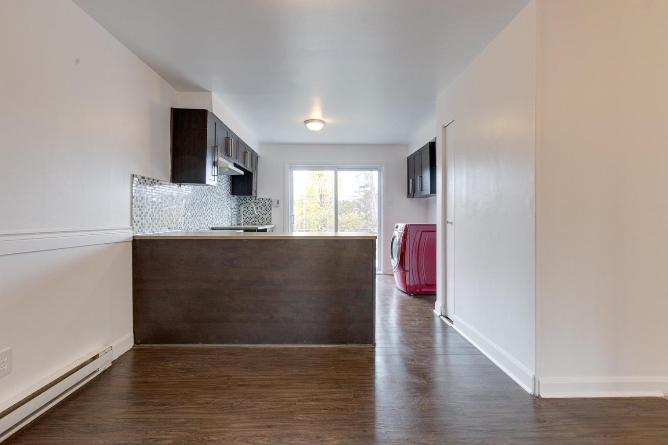 Kitchen - 2206 Rue Auclair, Laval (Saint-Vincent-De-Paul), QC - Indoor