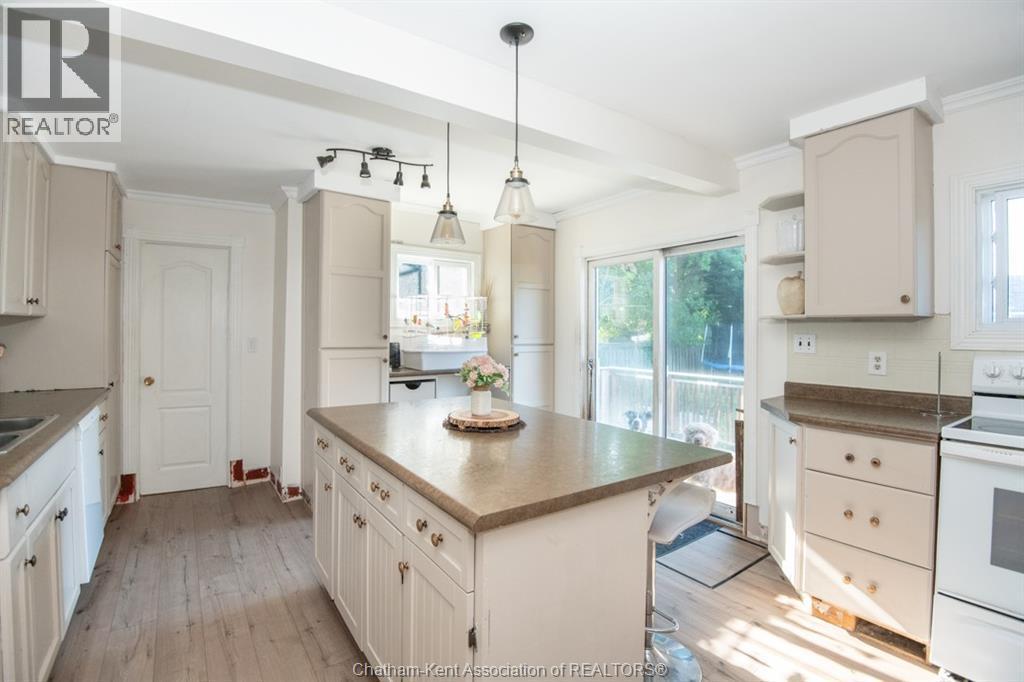 232 Hughes Street, Dresden, ON - Indoor Photo Showing Kitchen