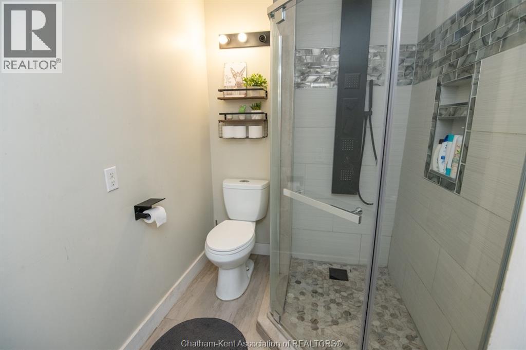 232 Hughes Street, Dresden, ON - Indoor Photo Showing Bathroom