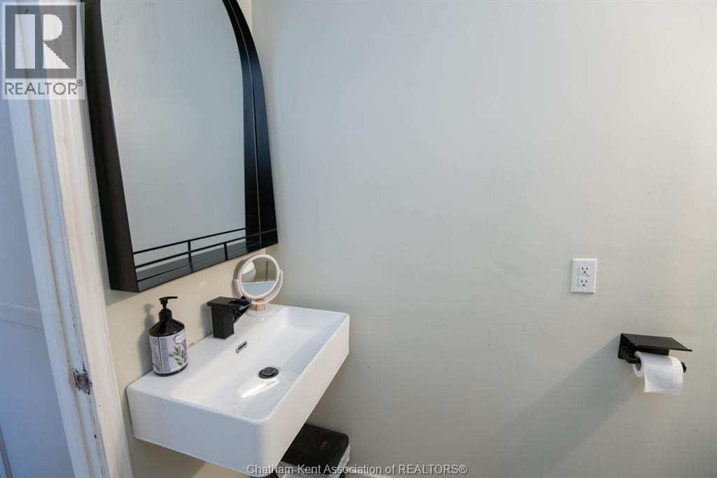 232 Hughes Street, Dresden, ON - Indoor Photo Showing Bathroom