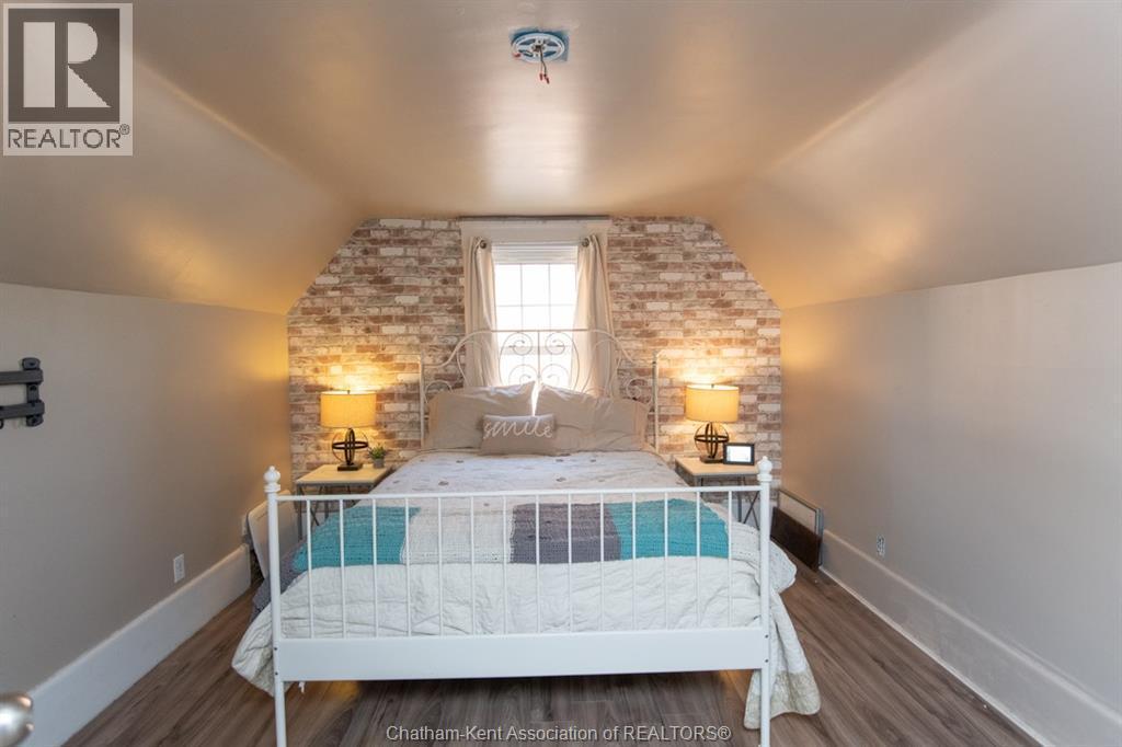 232 Hughes Street, Dresden, ON - Indoor Photo Showing Bedroom