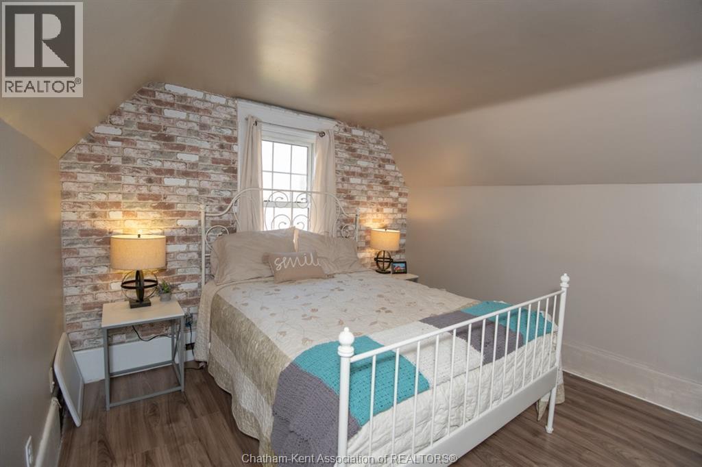 232 Hughes Street, Dresden, ON - Indoor Photo Showing Bedroom