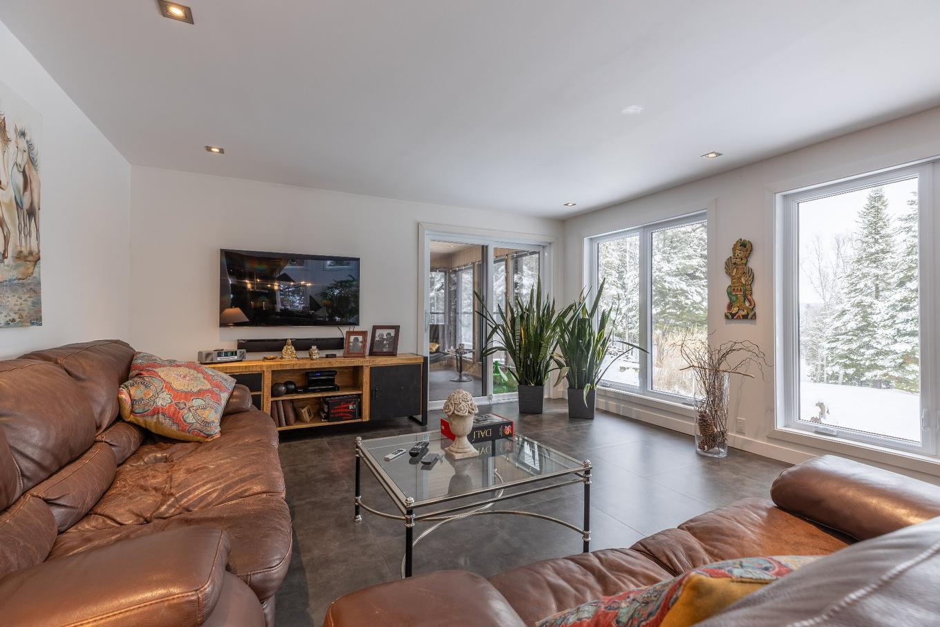 Living room - 421 Ch. Ferland, Saint-Michel-Des-Saints, QC - Indoor Photo Showing Living Room