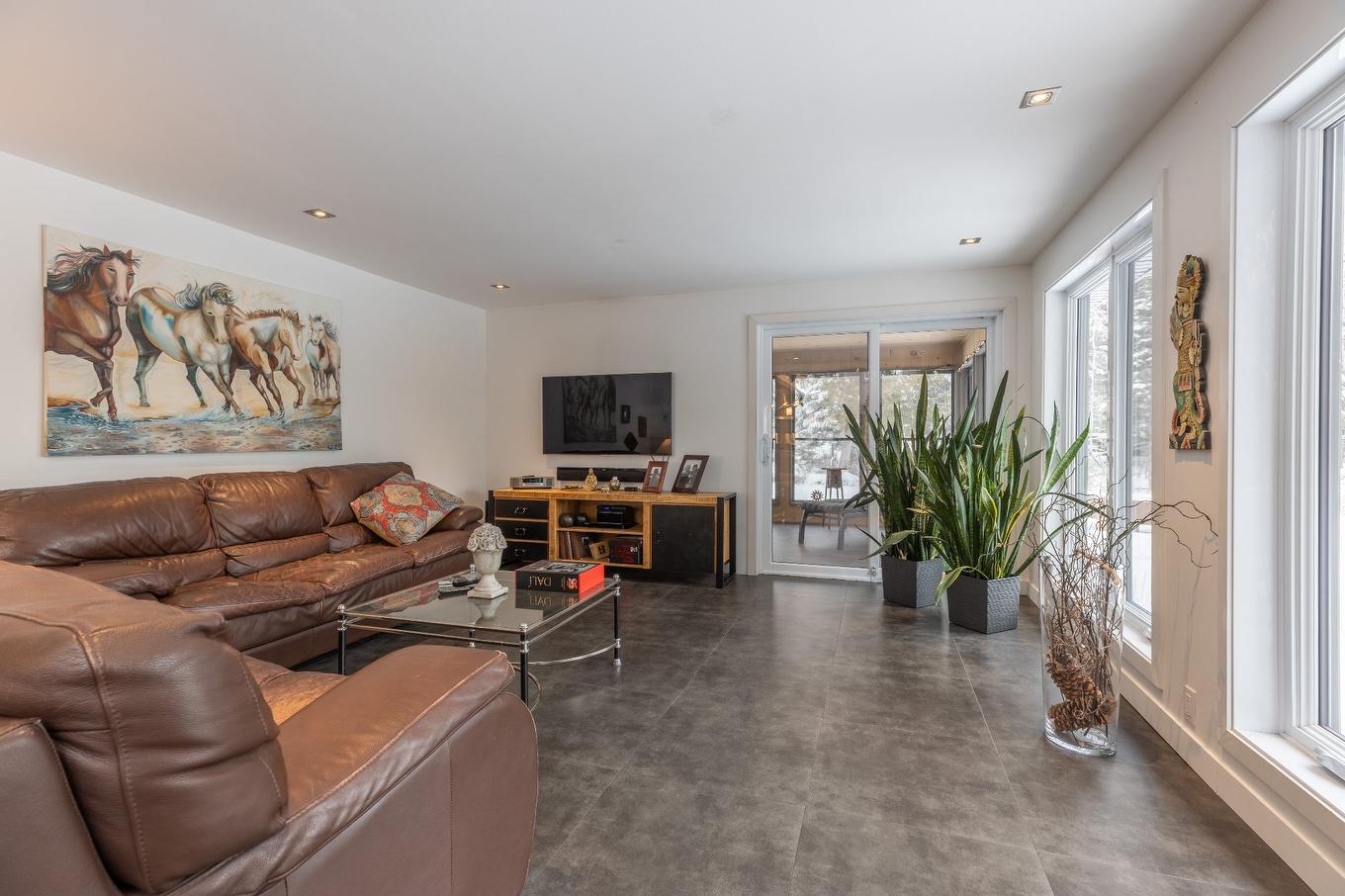 Living room - 421 Ch. Ferland, Saint-Michel-Des-Saints, QC - Indoor Photo Showing Living Room