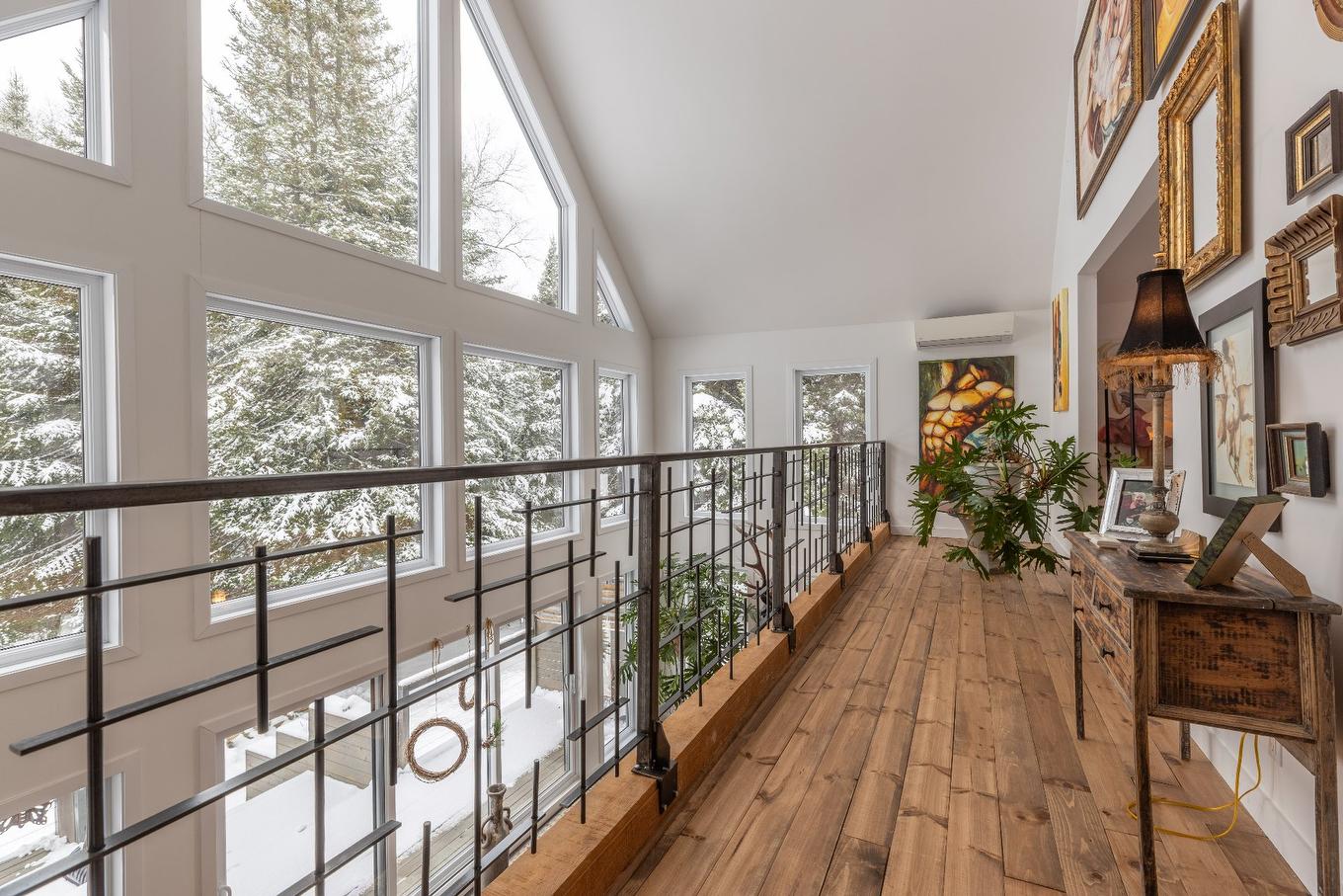 Mezzanine - 421 Ch. Ferland, Saint-Michel-Des-Saints, QC - Indoor Photo Showing Other Room