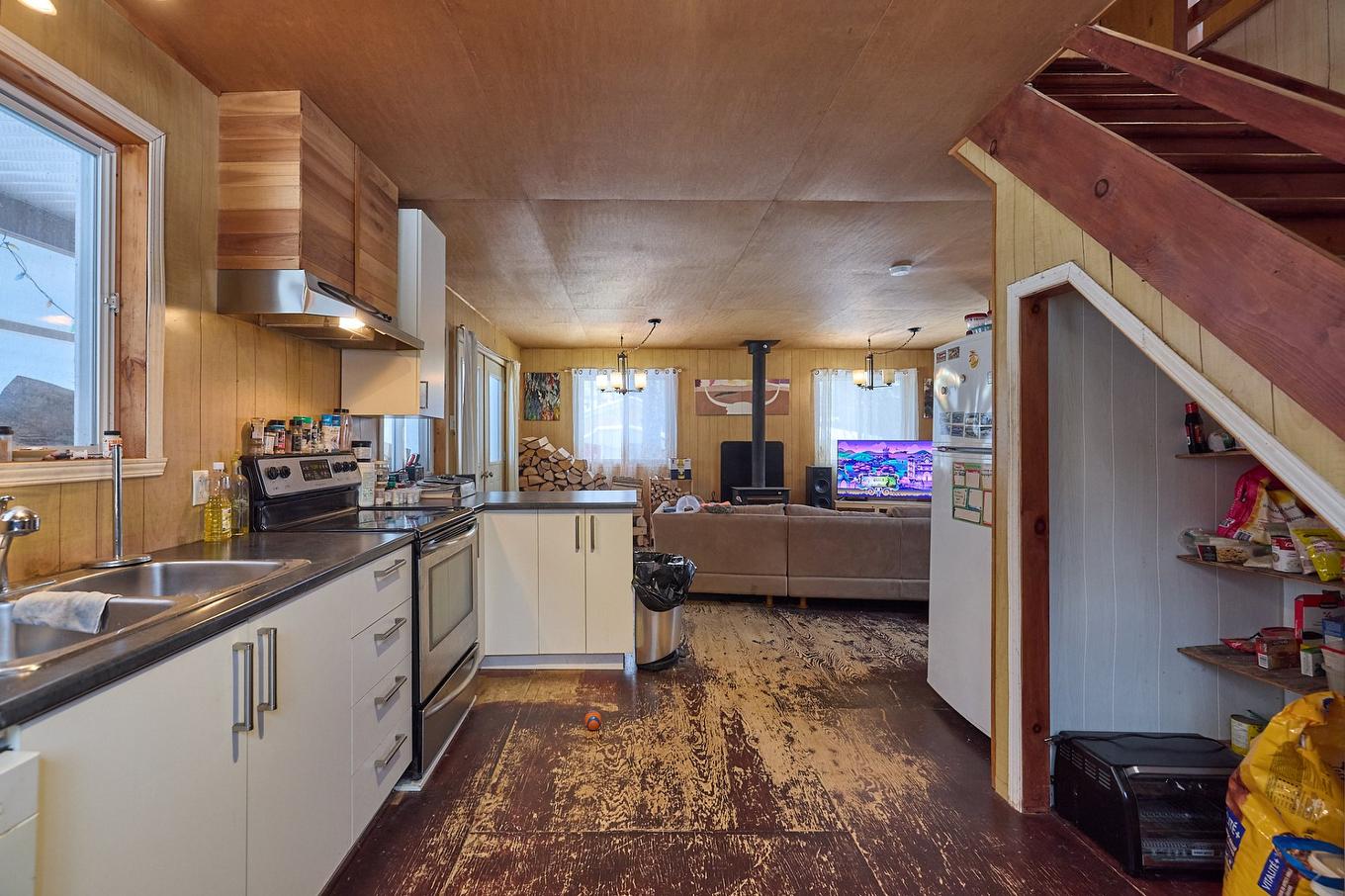 Cuisine - 26 Ch. Des Sittelles, Saint-Donat, QC - Indoor Photo Showing Kitchen With Double Sink