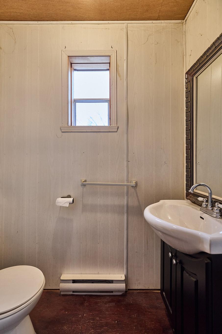 Salle de bains - 26 Ch. Des Sittelles, Saint-Donat, QC - Indoor Photo Showing Bathroom