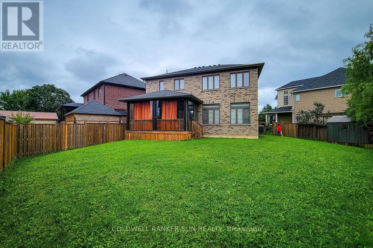 32 Kingspoint Circle, Hamilton, ON - Outdoor