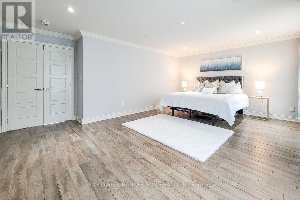 32 Kingspoint Circle, Hamilton, ON - Indoor Photo Showing Bedroom