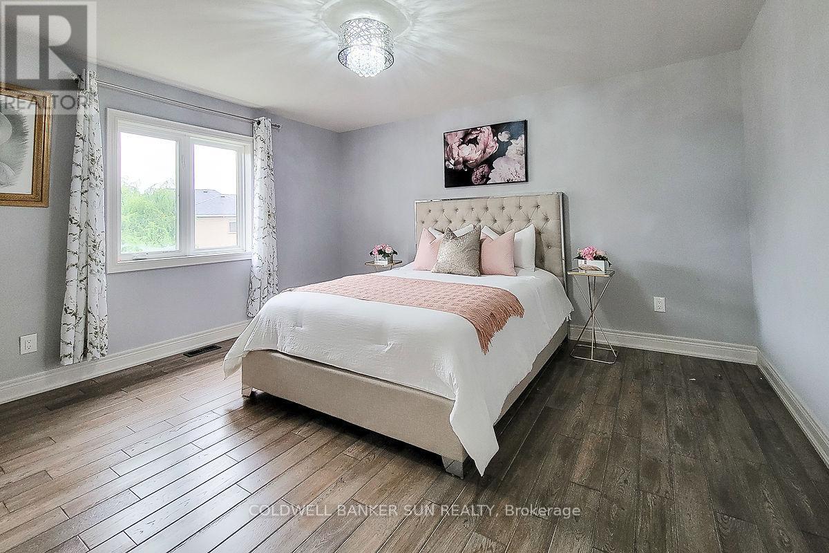 32 Kingspoint Circle, Hamilton, ON - Indoor Photo Showing Bedroom