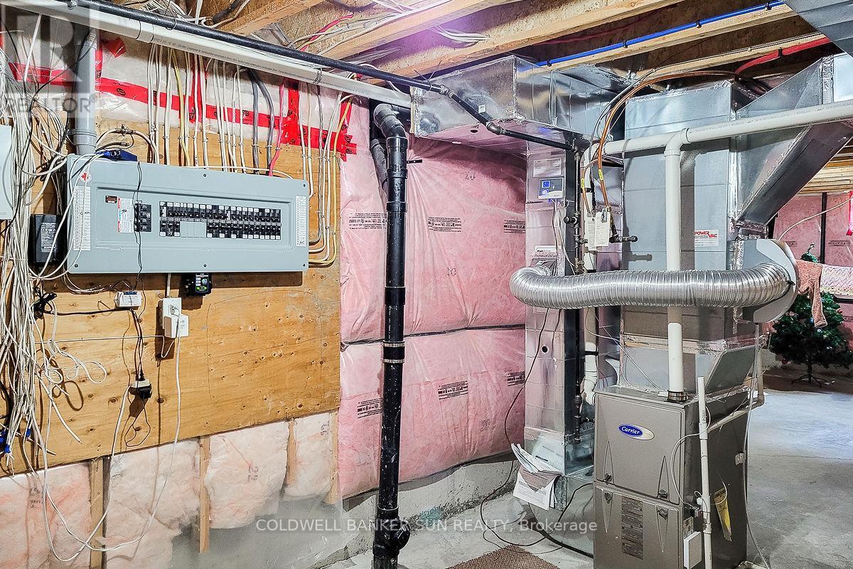 32 Kingspoint Circle, Hamilton, ON - Indoor Photo Showing Basement