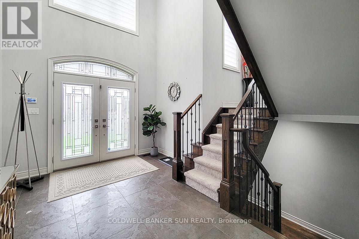 32 Kingspoint Circle, Hamilton, ON - Indoor Photo Showing Other Room