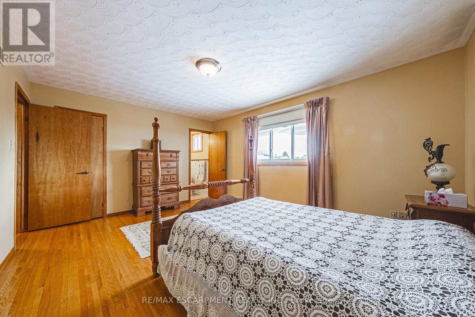 19 Hadeland Avenue, Hamilton, ON - Indoor Photo Showing Bedroom