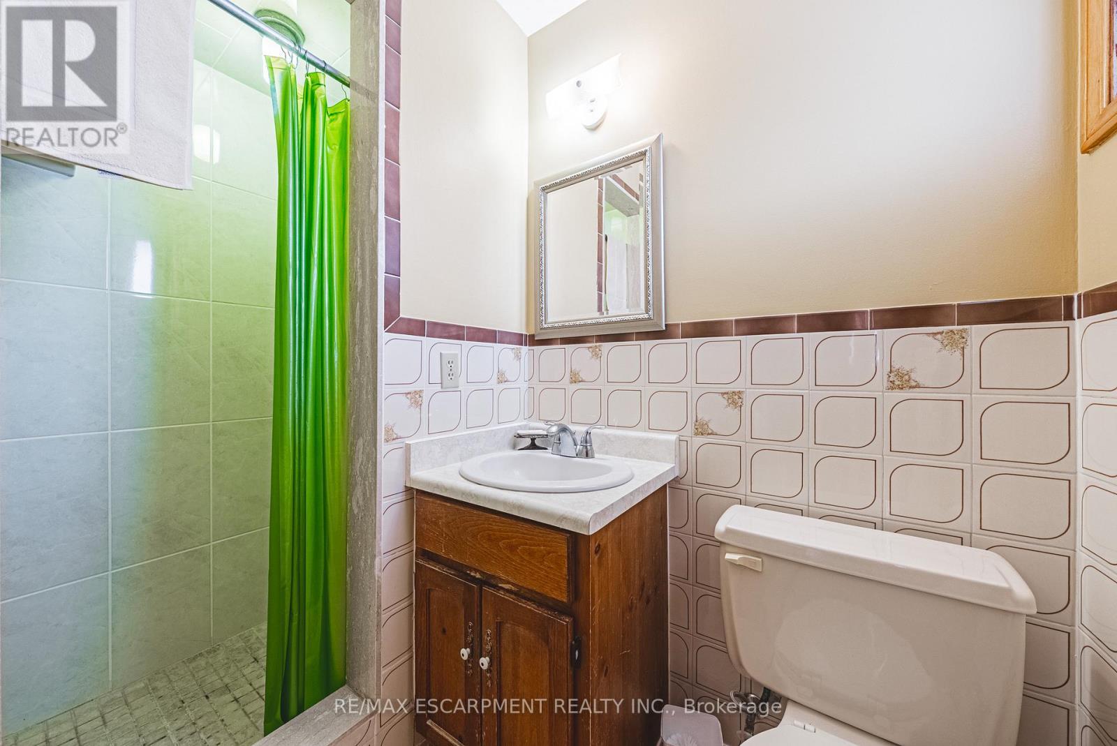 19 Hadeland Avenue, Hamilton, ON - Indoor Photo Showing Bathroom