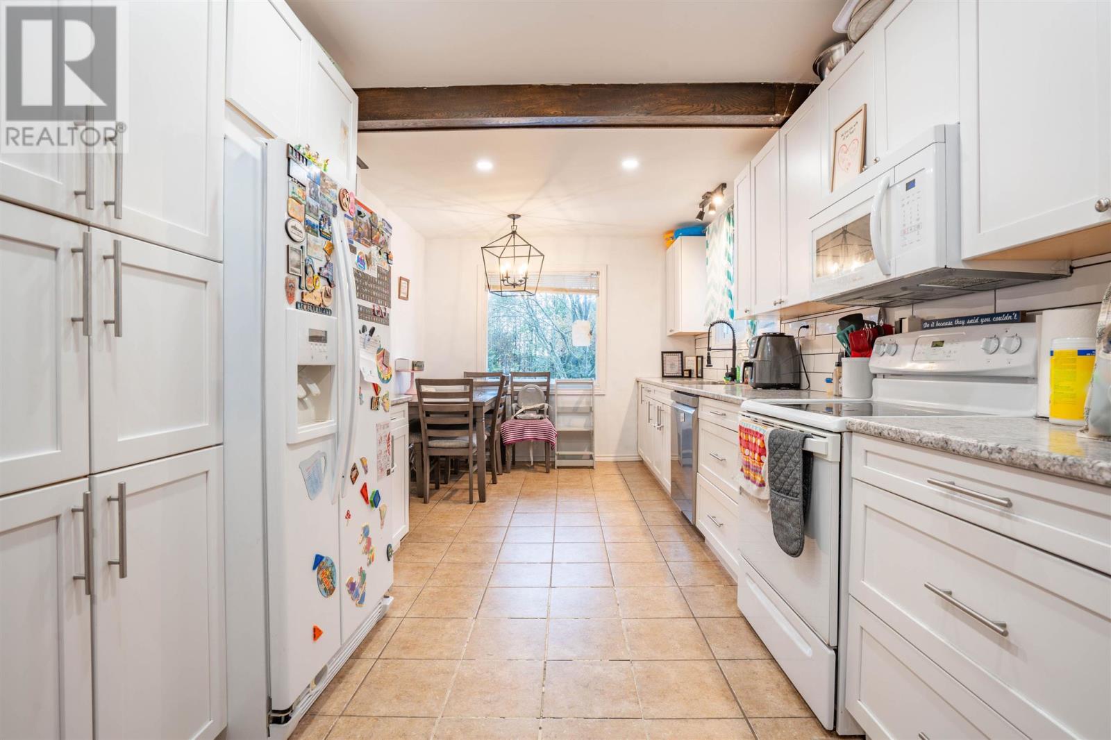 9 Market St, Sault Ste. Marie, ON - Indoor Photo Showing Kitchen