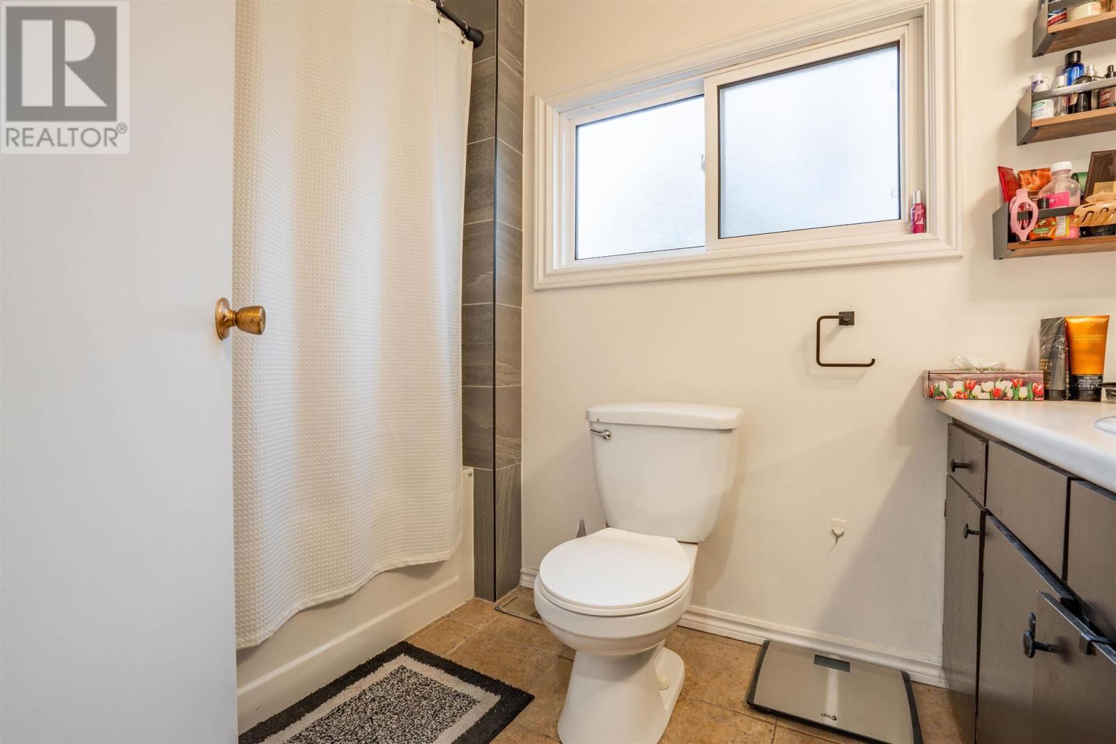 9 Market St, Sault Ste. Marie, ON - Indoor Photo Showing Bathroom