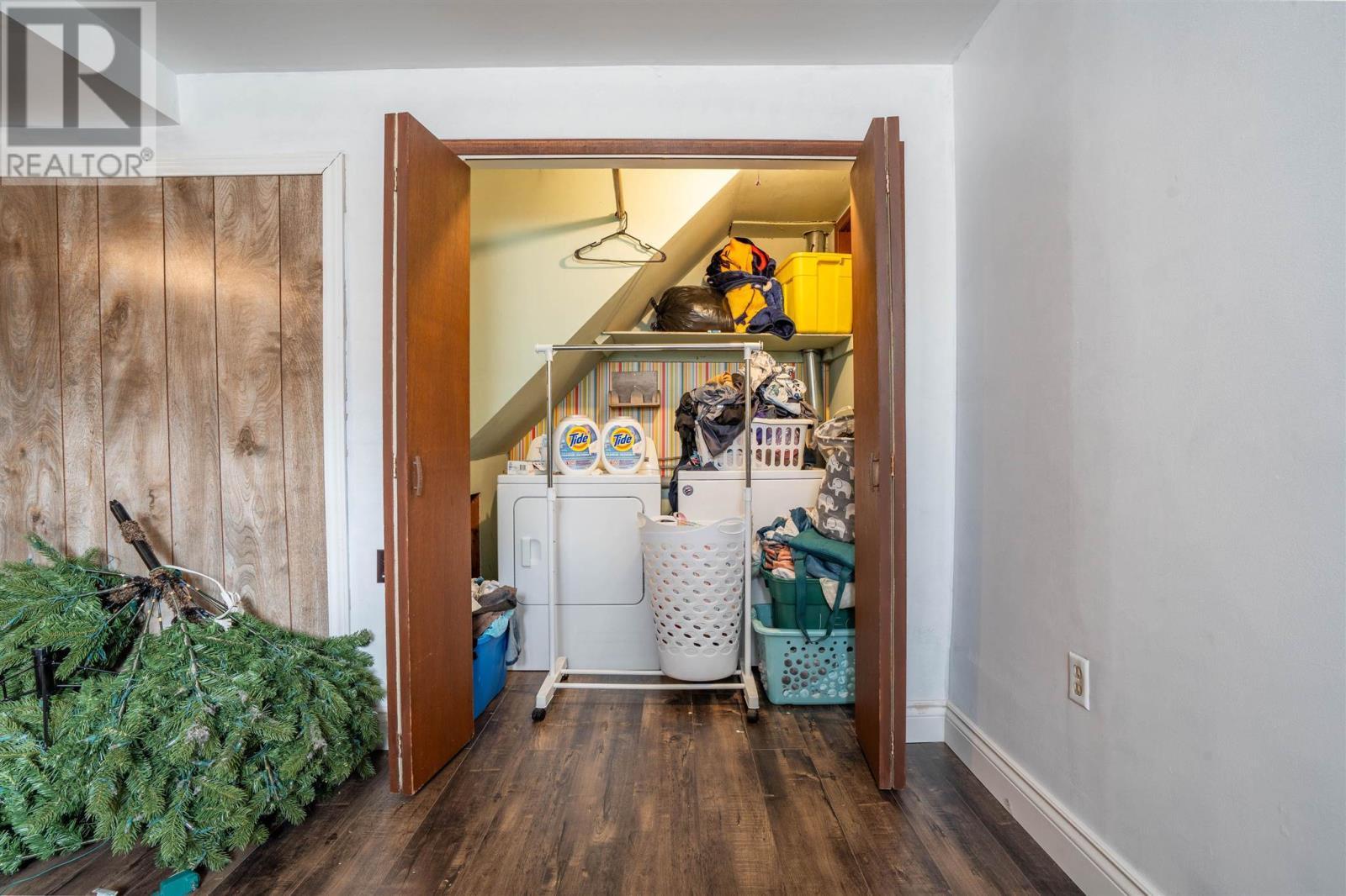 9 Market St, Sault Ste. Marie, ON - Indoor Photo Showing Laundry Room