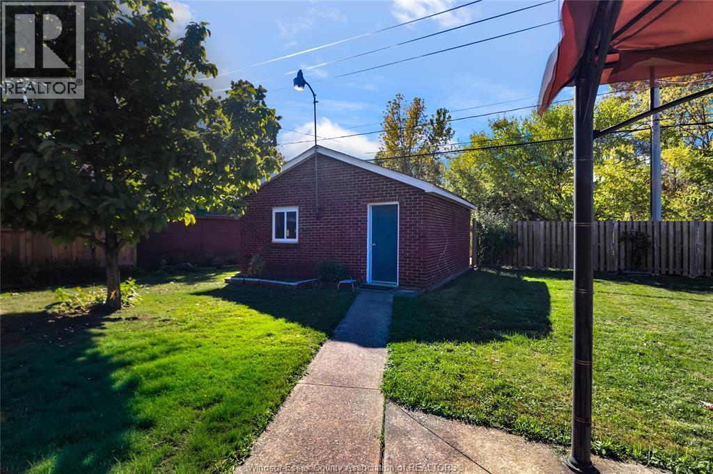 615 Giles West Unit# Main, Windsor, ON - Outdoor