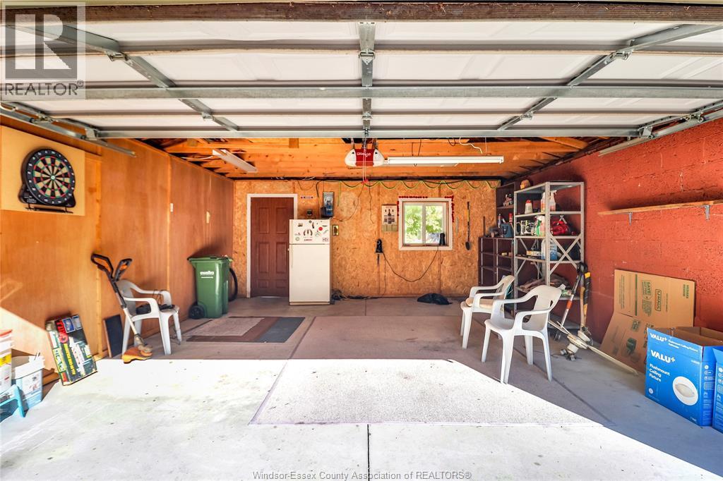 615 Giles West Unit# Main, Windsor, ON - Indoor Photo Showing Garage