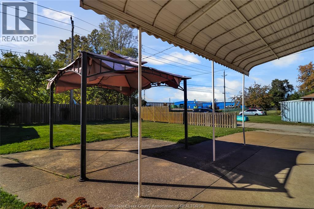 615 Giles West Unit# Main, Windsor, ON - Outdoor