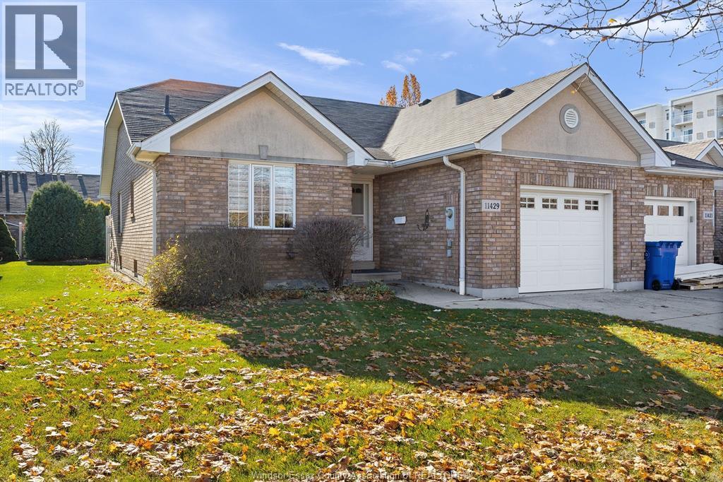11429 Arvilla Street, Windsor, ON - Outdoor