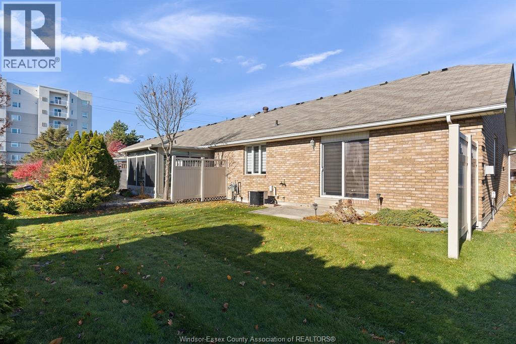 11429 Arvilla Street, Windsor, ON - Outdoor