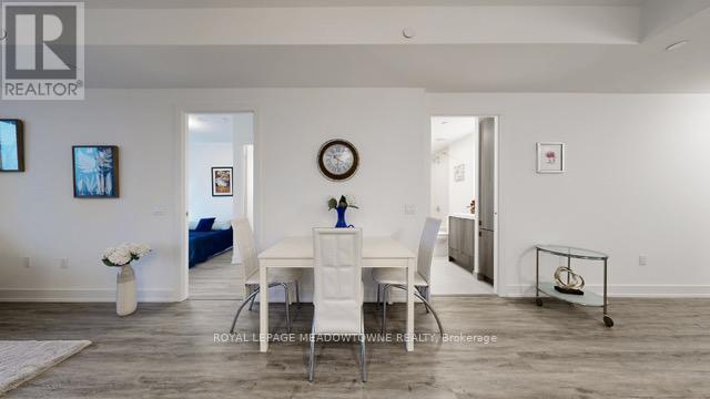 1439 - 20 Inn On The Park Drive, Toronto, ON - Indoor