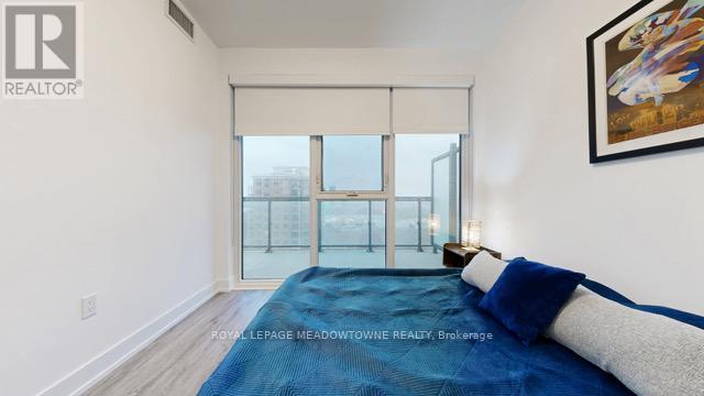 1439 - 20 Inn On The Park Drive, Toronto, ON - Indoor