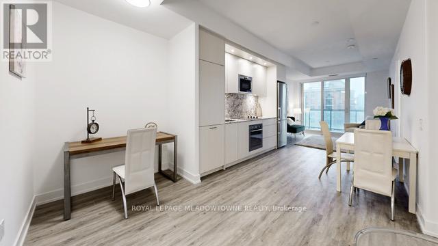 1439 - 20 Inn On The Park Drive, Toronto, ON - Indoor