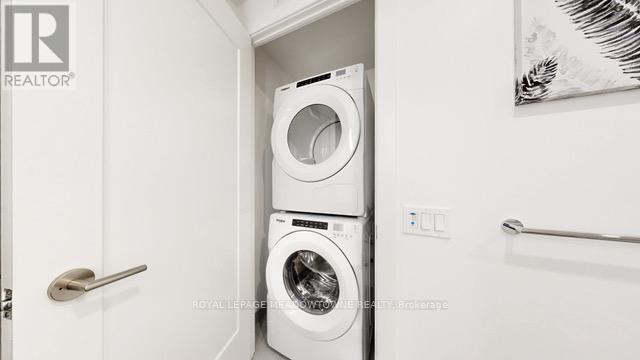 1439 - 20 Inn On The Park Drive, Toronto, ON - Indoor Photo Showing Laundry Room