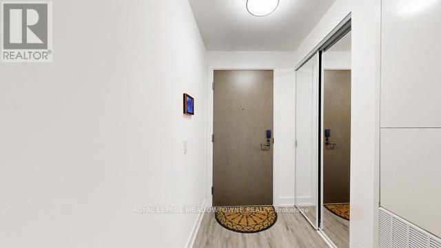 1439 - 20 Inn On The Park Drive, Toronto, ON - Indoor Photo Showing Other Room