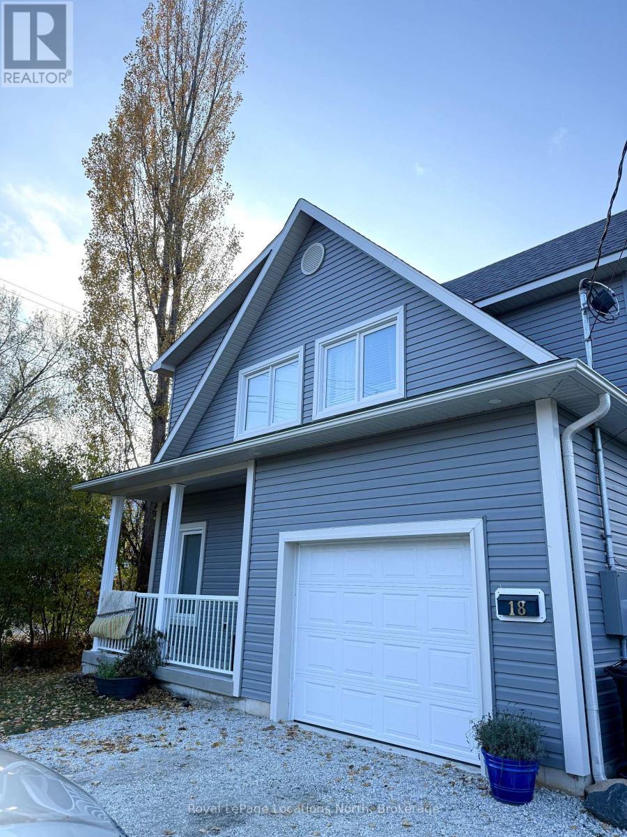 18 Hickory Street, Collingwood, ON - Outdoor With Deck Patio Veranda