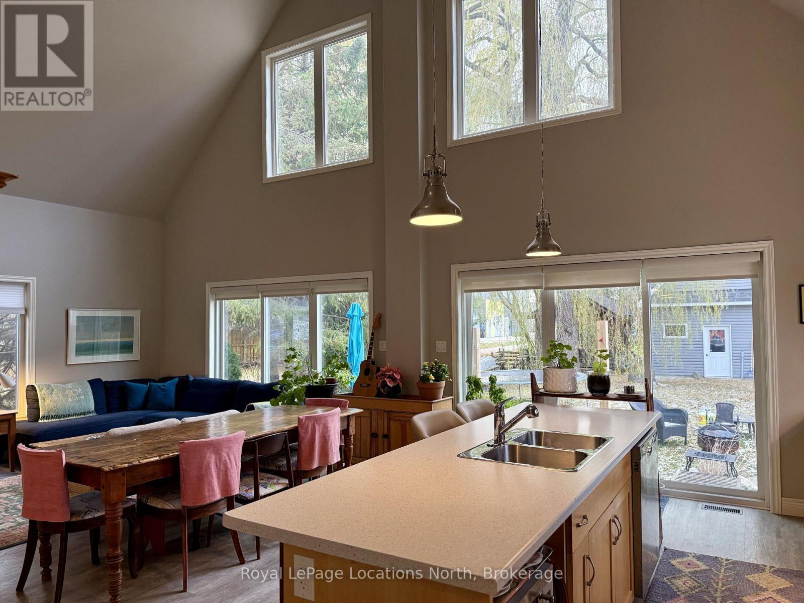 18 Hickory Street, Collingwood, ON - Indoor