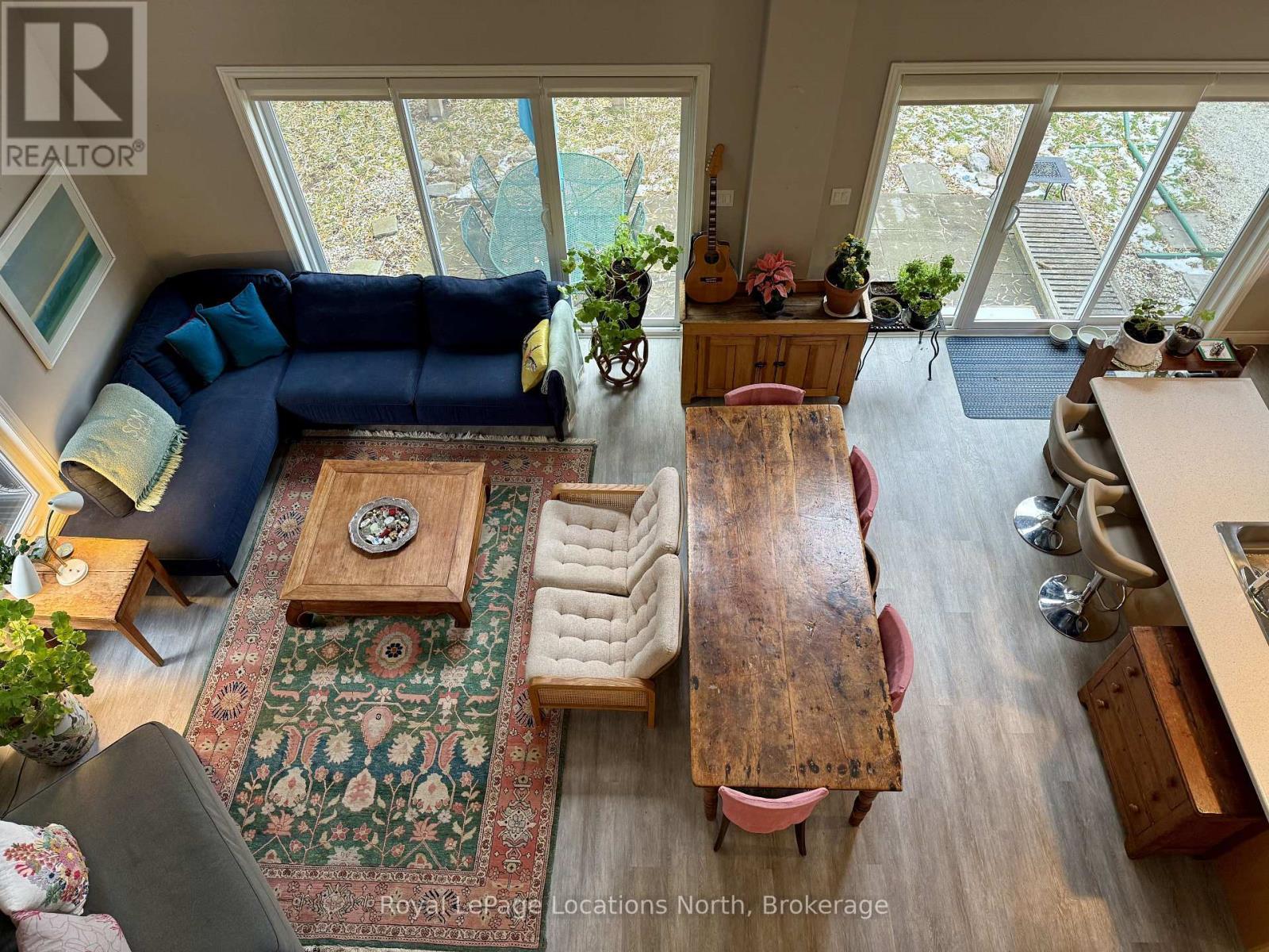 18 Hickory Street, Collingwood, ON - Indoor Photo Showing Living Room