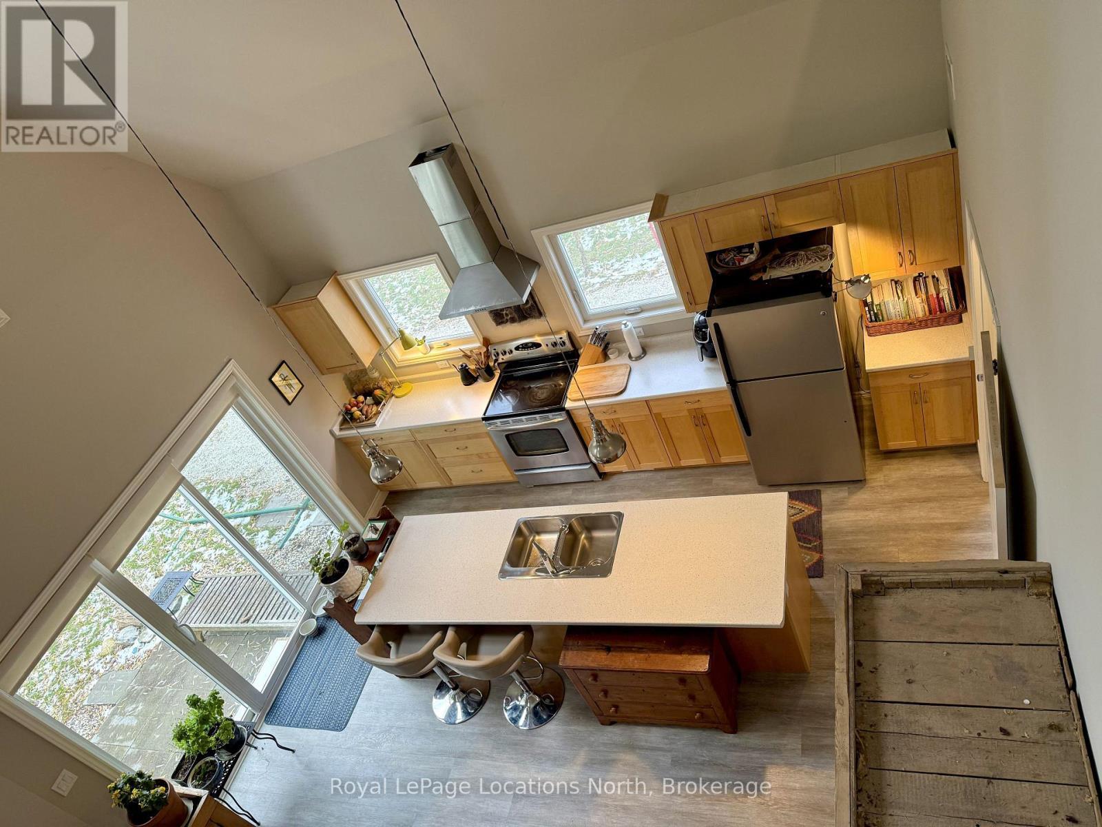 18 Hickory Street, Collingwood, ON - Indoor