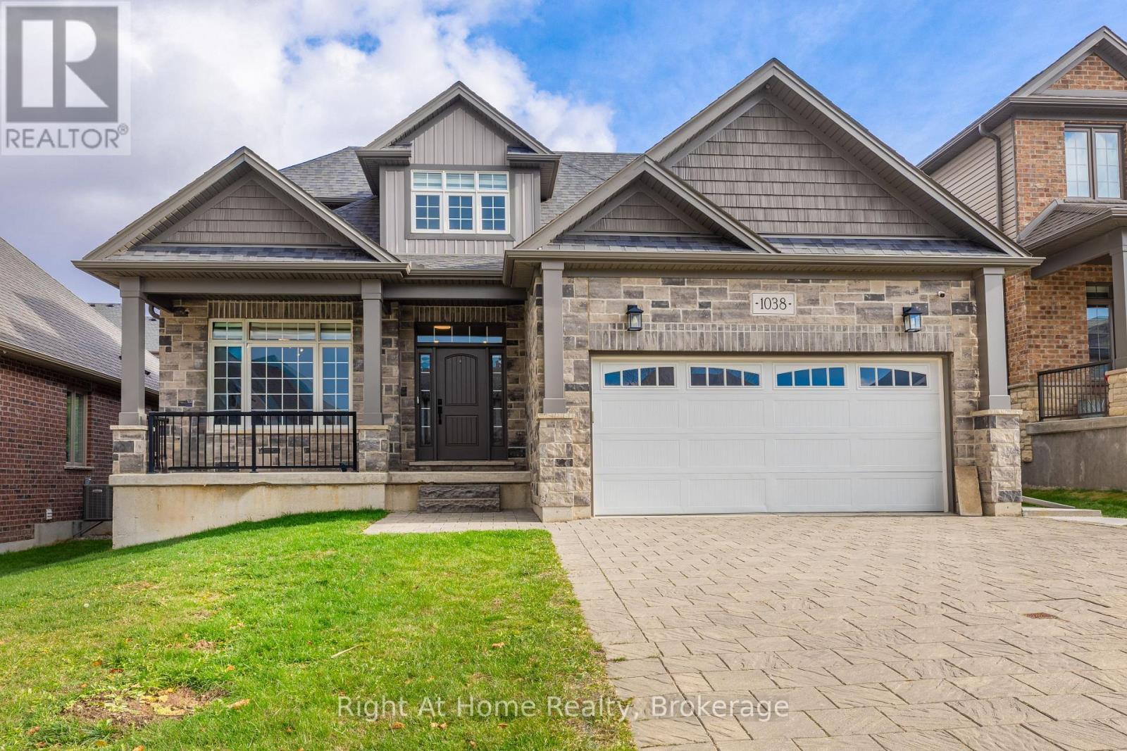 1038 Trailsway Avenue, London South (South B), ON - Outdoor With Facade
